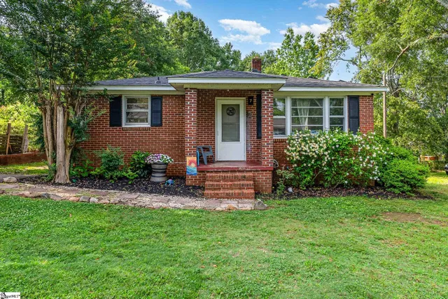 $240,000 | 7 Edgewood Street, Liberty, SC 29657