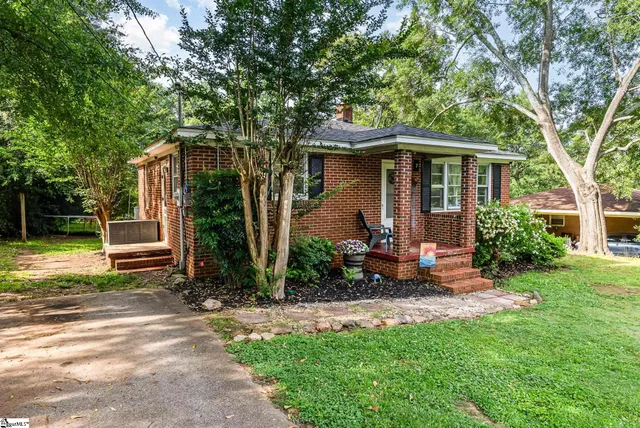 $240,000 | 7 Edgewood Street, Liberty, SC 29657