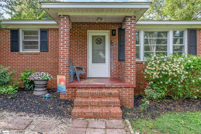 $240,000 | 7 Edgewood Street, Liberty, SC 29657