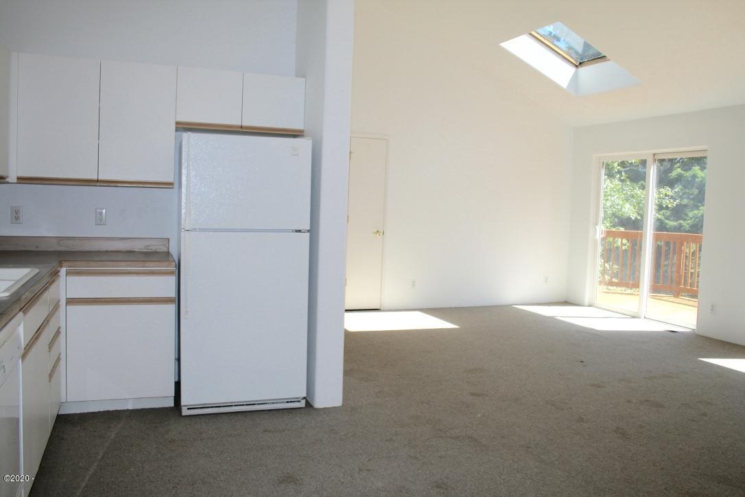 7 Big Tree Road Gleneden Beach, OR 97388 - Photo 8 of 31 Open Concept