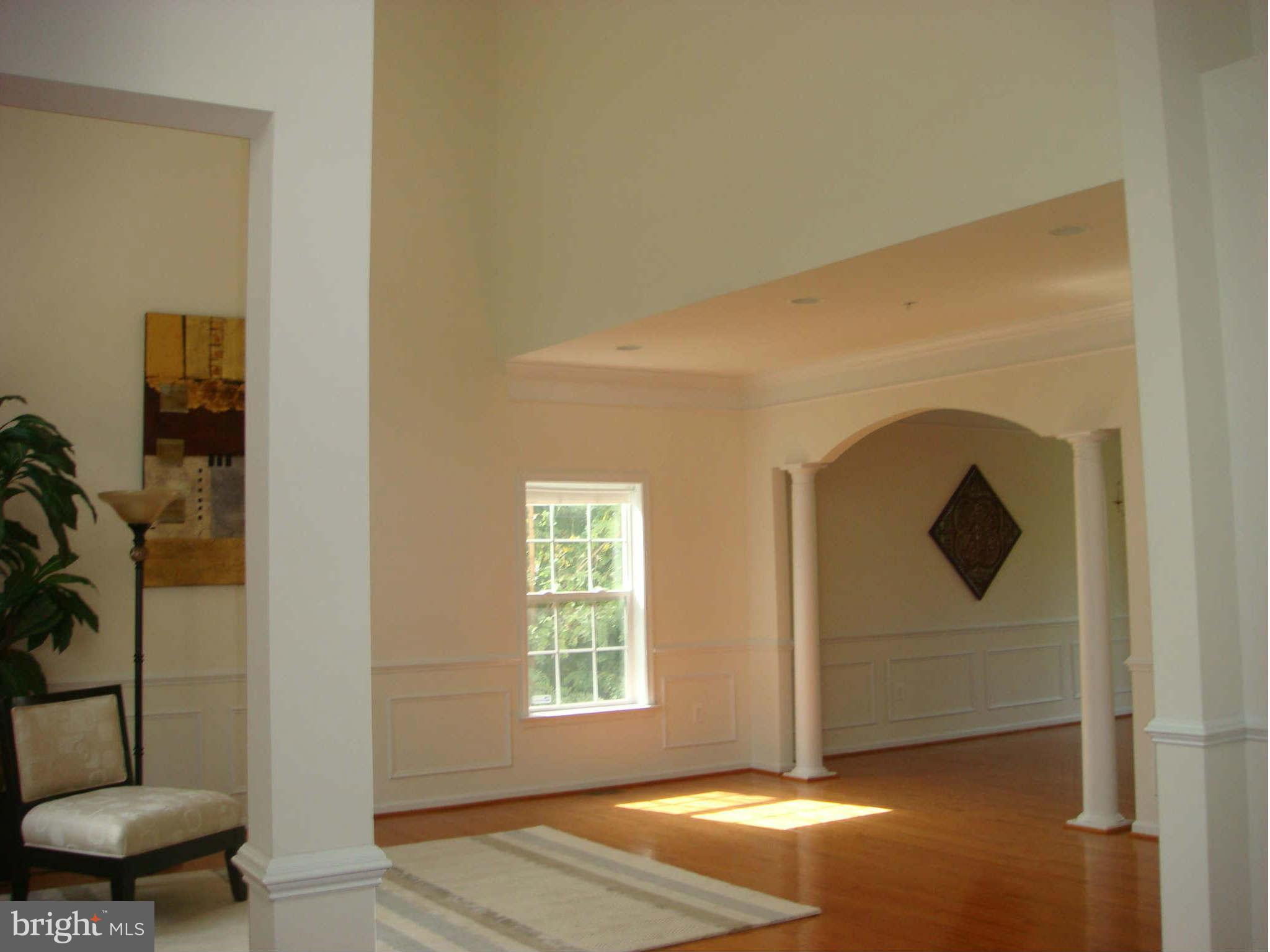 126 George Street Gaithersburg, MD 20877 - Photo 3 of 26 Foyer