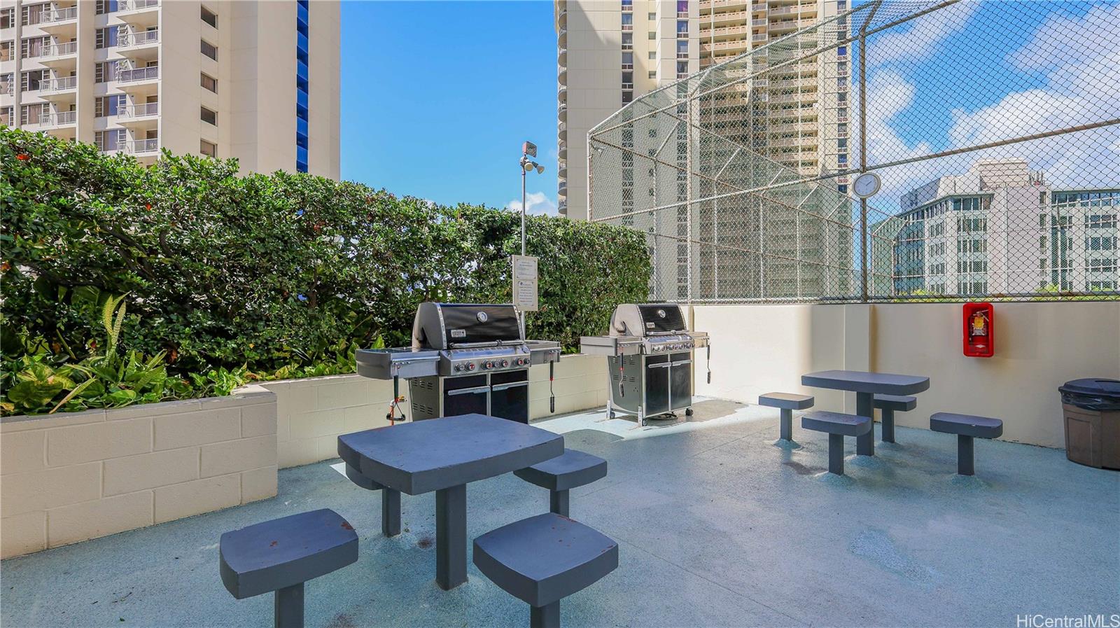 469 Ena Road, Unit 1508 Honolulu, HI 96815 - Photo 19 of 25
