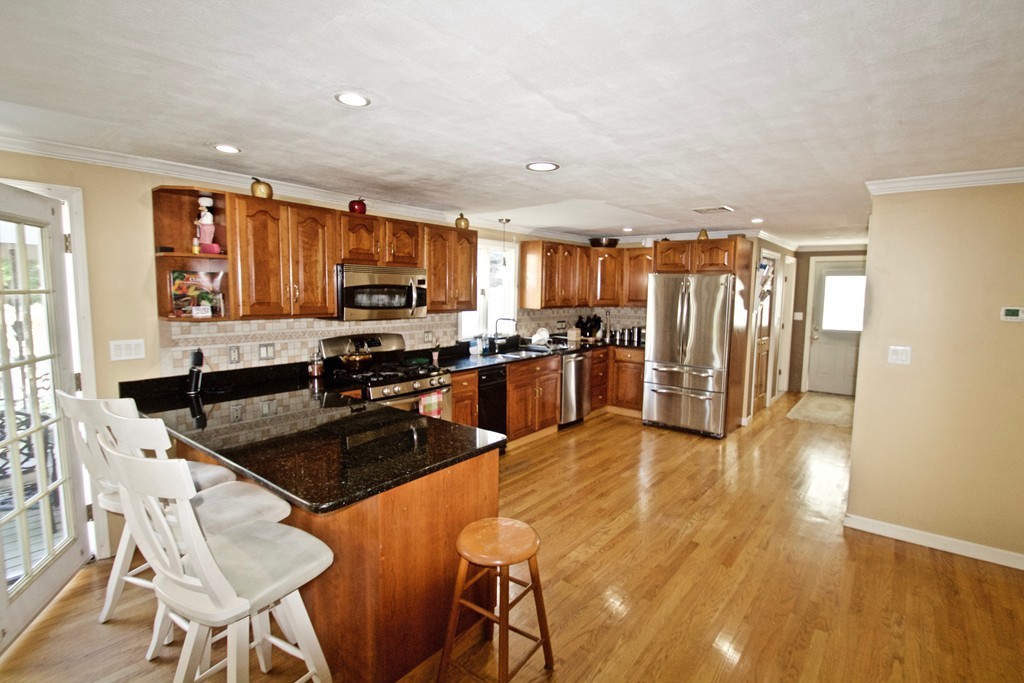 16 Lawrence Road Lynn, MA 01904 - Photo 5 of 18 Gallery Image 5