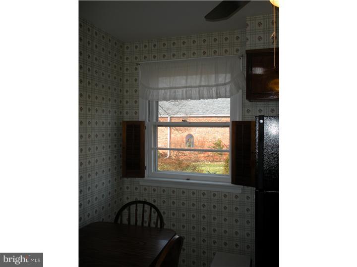 1009 Edann Road Oreland, PA 19075 - Photo 15 of 23 Kitchen