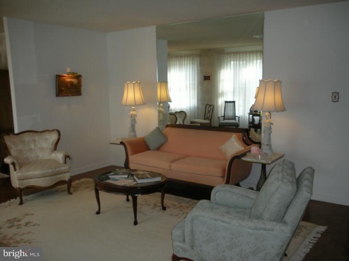 1009 Edann Road Oreland, PA 19075 - Photo 6 of 23 Living Room