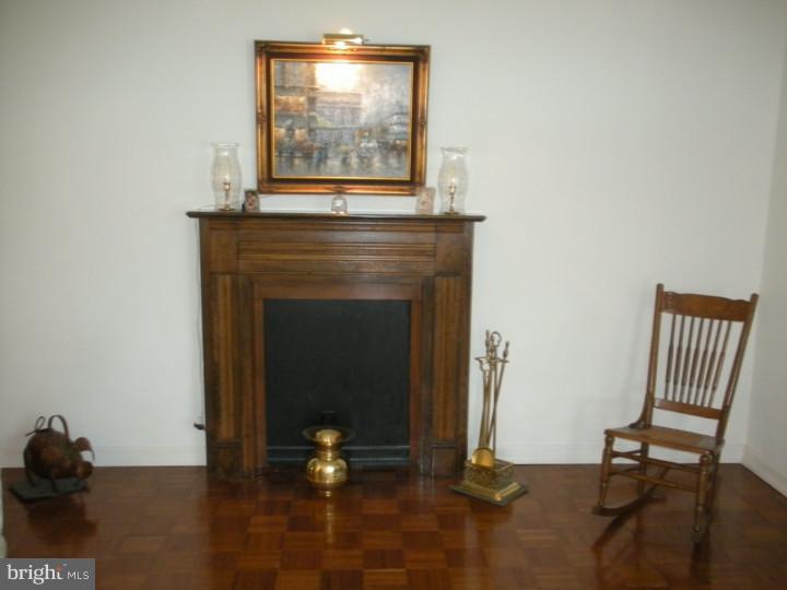 1009 Edann Road Oreland, PA 19075 - Photo 9 of 23 Living Room