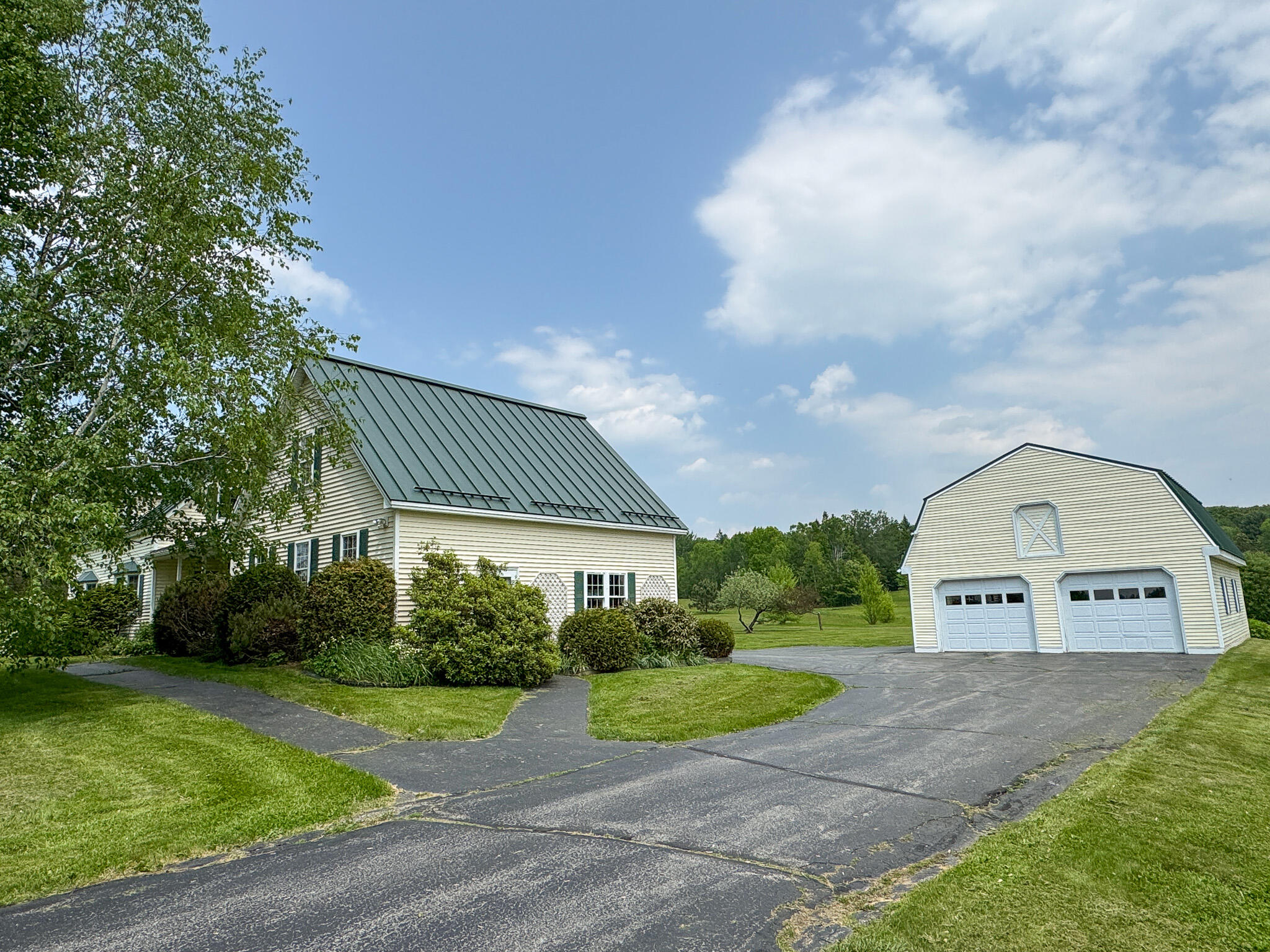 124 Swan Road Hermon, ME 04401 - Photo 9 of 41 9
