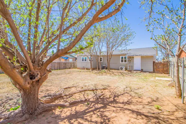 $139,900 | 133 Elgin Avenue, Levelland, TX 79336