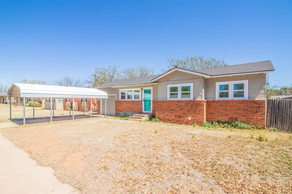 $139,900 | 133 Elgin Avenue, Levelland, TX 79336