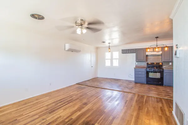 $139,900 | 133 Elgin Avenue, Levelland, TX 79336