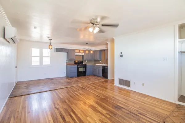 $139,900 | 133 Elgin Avenue, Levelland, TX 79336