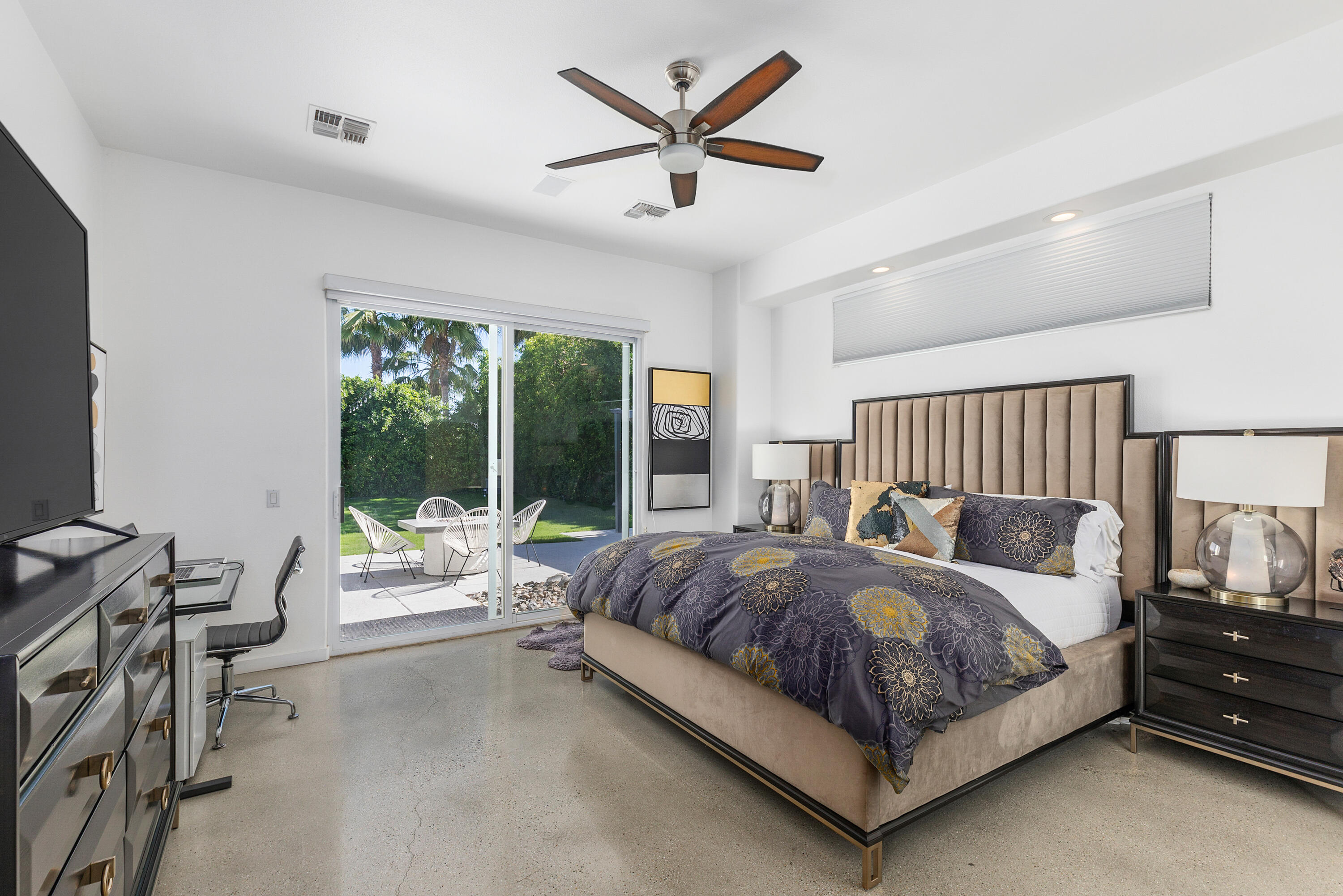 11 Sterling Place Rancho Mirage, CA 92270 - Photo 25 of 47 32_10940860_155431_155431-EI-129