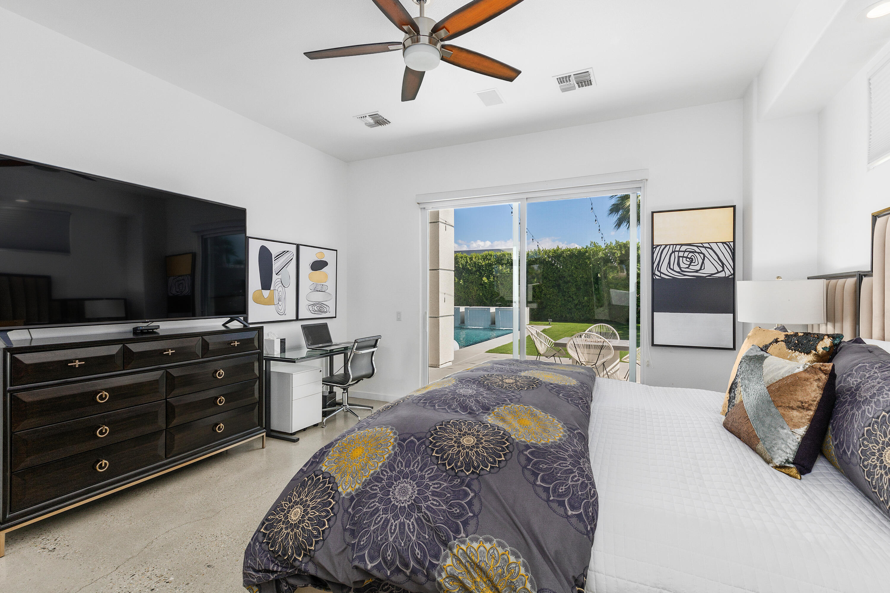 11 Sterling Place Rancho Mirage, CA 92270 - Photo 27 of 47 33_10940859_155431_155431-EI-130