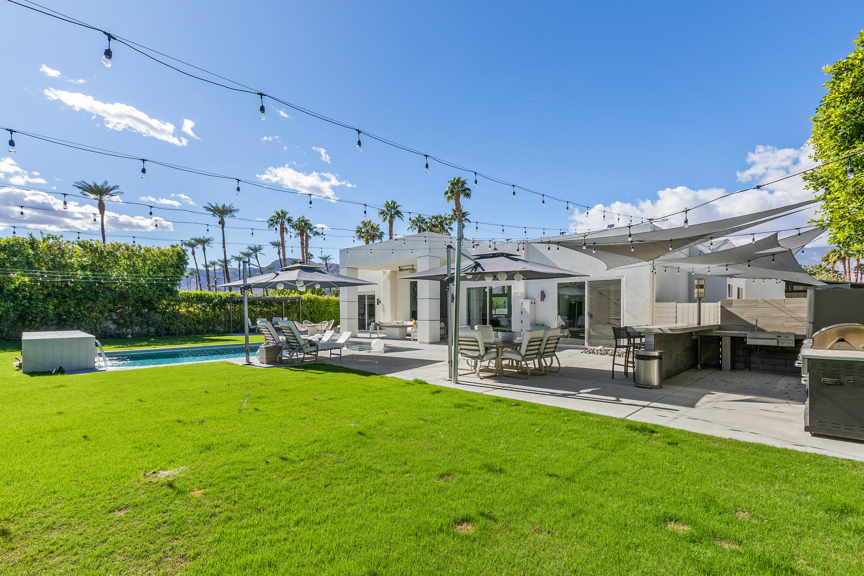 11 Sterling Place Rancho Mirage, CA 92270 - Photo 7 of 47 39_10940868_155431_155431-EI-136