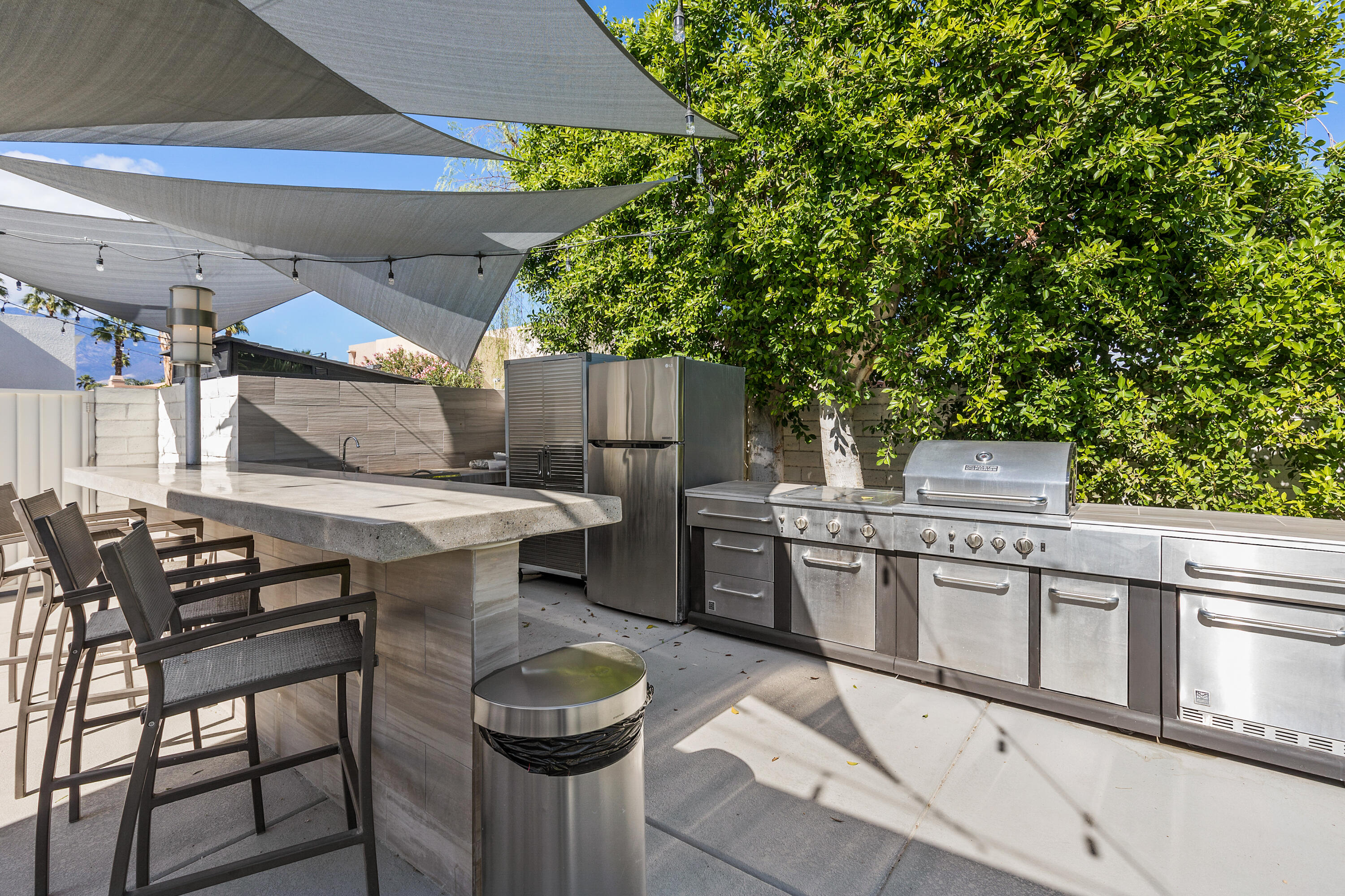 11 Sterling Place Rancho Mirage, CA 92270 - Photo 8 of 47 38_10940866_155431_155431-EI-135