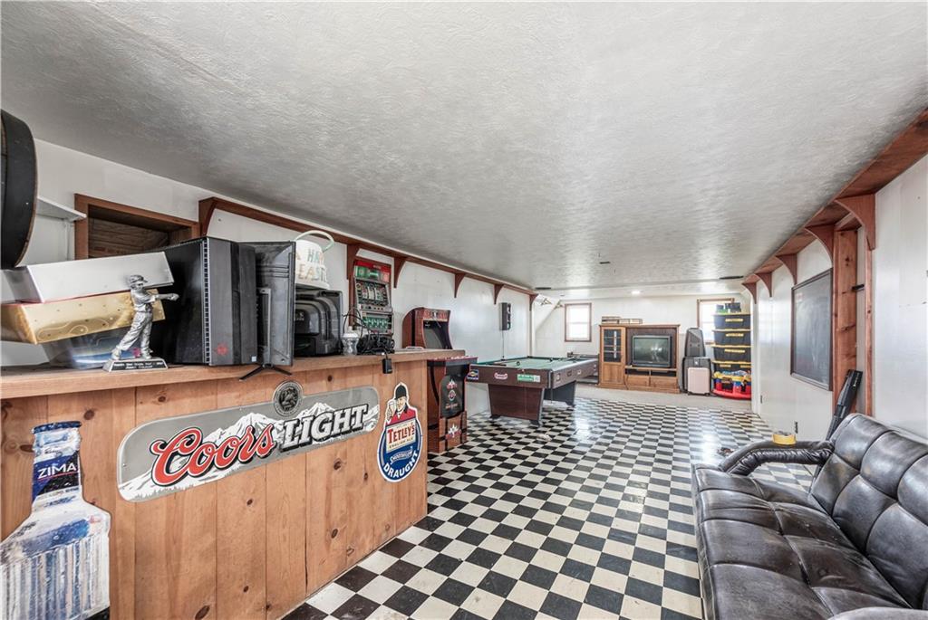 320 Deerfield Road Washington, PA 15301 - Photo 25 of 32 a very nice looking room with a large window