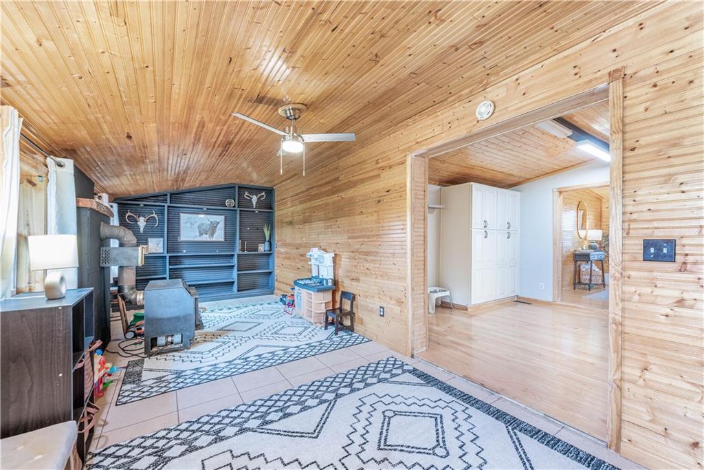 320 Deerfield Road Washington, PA 15301 - Photo 6 of 32 a view of a livingroom with furniture and window