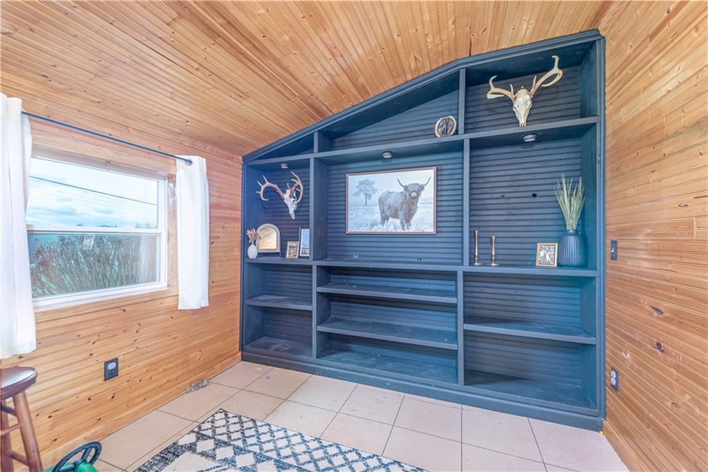 320 Deerfield Road Washington, PA 15301 - Photo 8 of 32 a view of front door of house