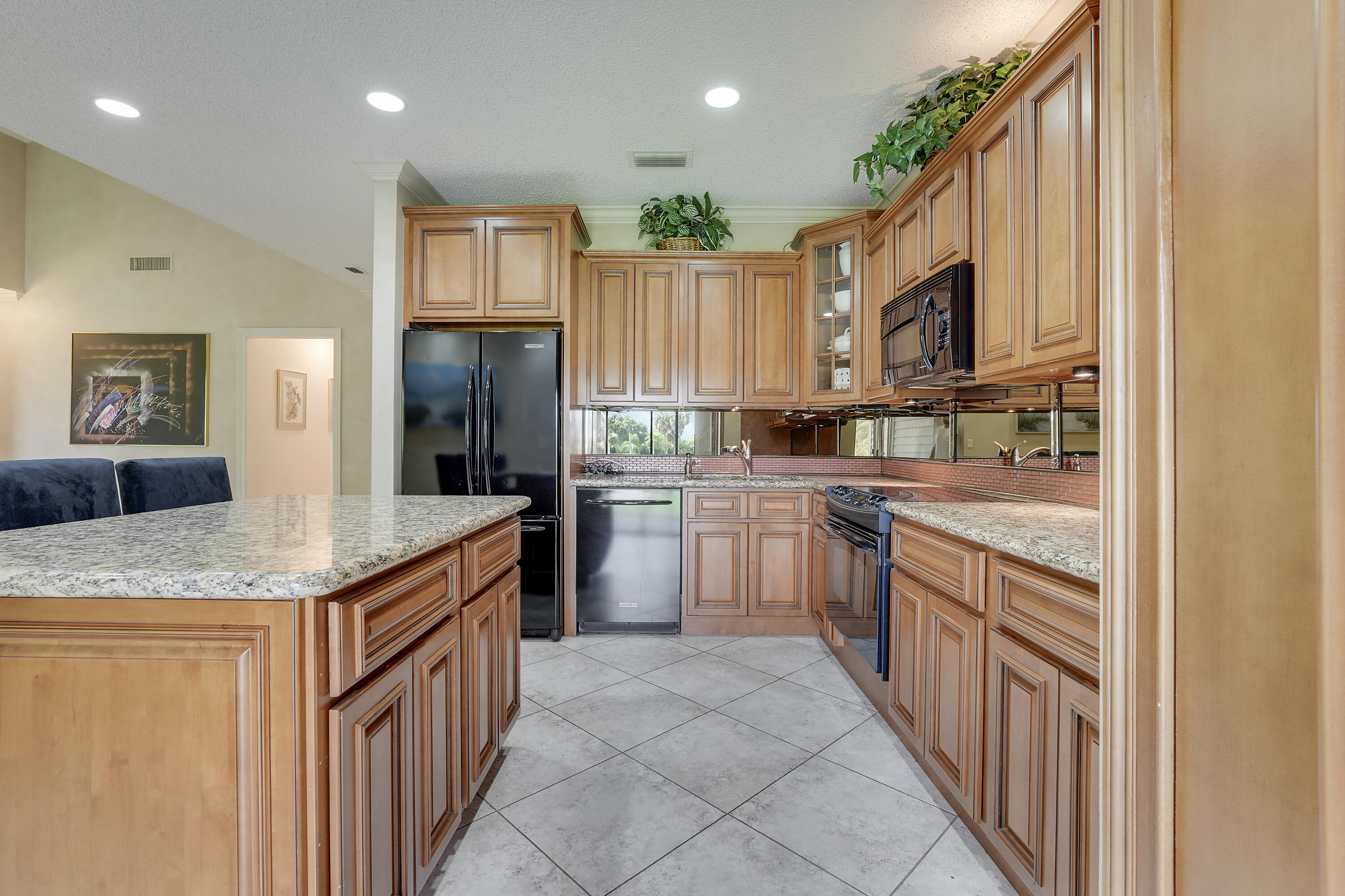 7599 Cinebar Drive, Unit 36U Boca Raton, FL 33433 - Photo 5 of 26 Kitchen-1