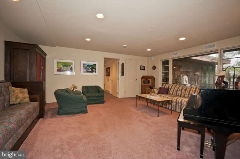 2601 Old Court Road Baltimore, MD 21208 - Photo 11 of 30 Family Room 2
