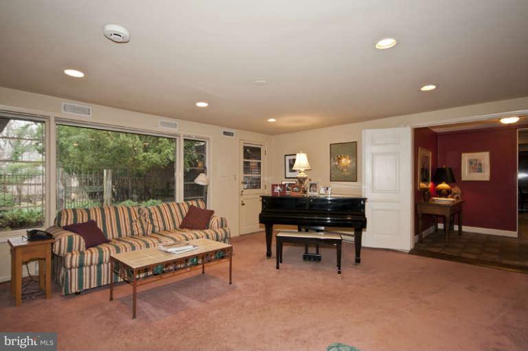 2601 Old Court Road Baltimore, MD 21208 - Photo 10 of 30 Family Room 1