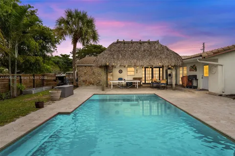 $775,000 | 1220 East Hawthorne Circle, Hollywood, FL 33021