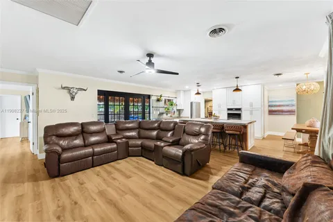 $775,000 | 1220 East Hawthorne Circle, Hollywood, FL 33021