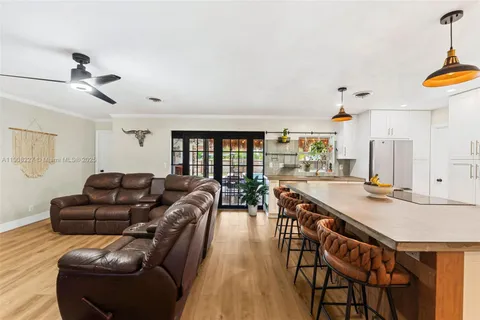 $775,000 | 1220 East Hawthorne Circle, Hollywood, FL 33021