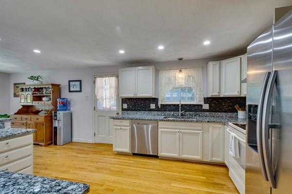 17 Brookfield Road Milford, MA 01757 - Photo 3 of 29 Gallery Image 3