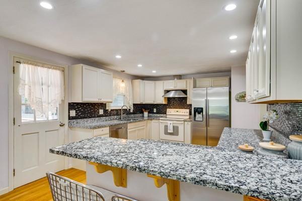 17 Brookfield Road Milford, MA 01757 - Photo 5 of 29 Gallery Image 5