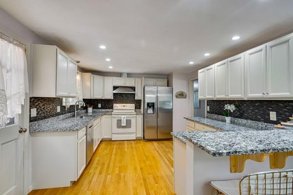 17 Brookfield Road Milford, MA 01757 - Photo 6 of 29 Gallery Image 6