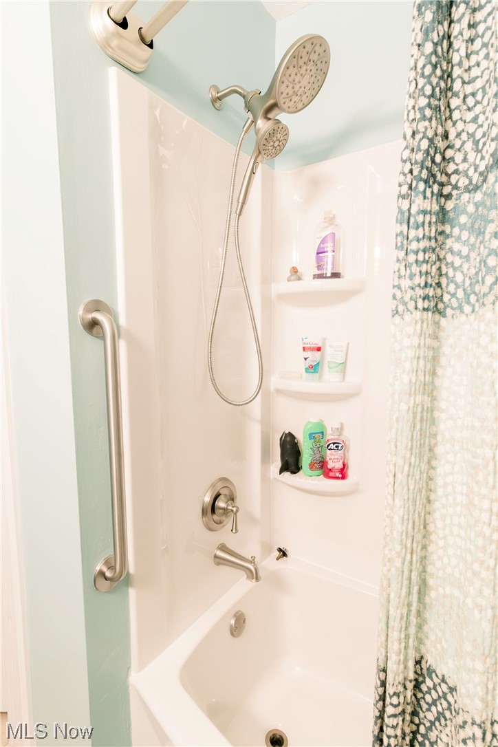 314 Buckeye Road Huron, OH 44839 - Photo 24 of 25 Bathroom featuring shower / tub combo