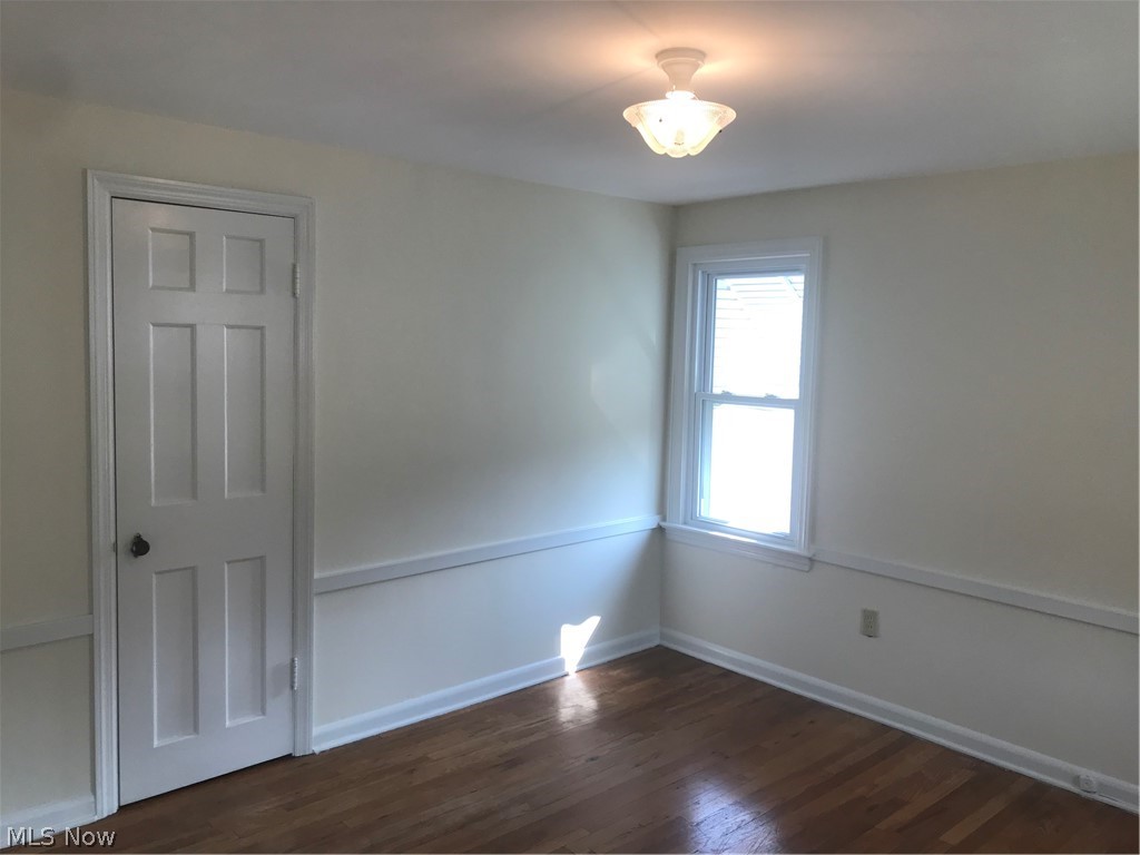 1595 Edgefield Road Lyndhurst, OH 44124 - Photo 11 of 25