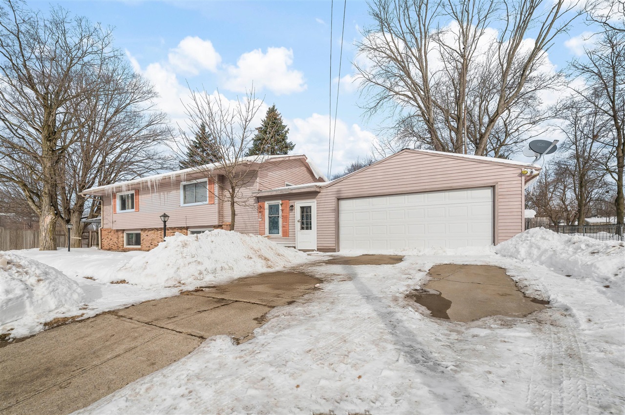 125 South Cayuga Street Buchanan, MI 49107 - Photo 3 of 12
