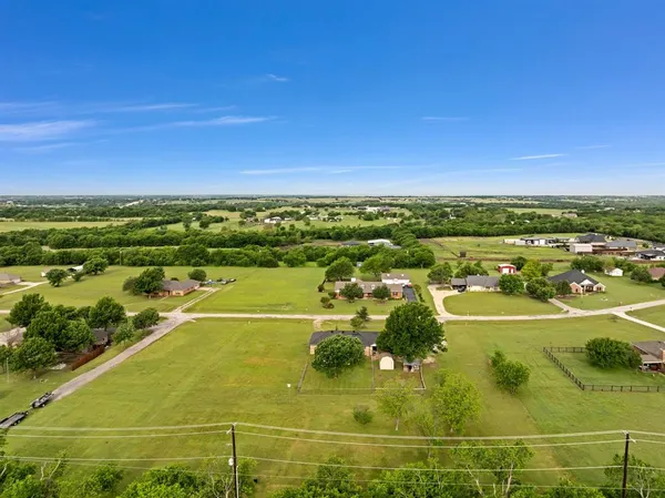 $470,000 | 11345 Jennifer Circle, Sanger, TX 76266