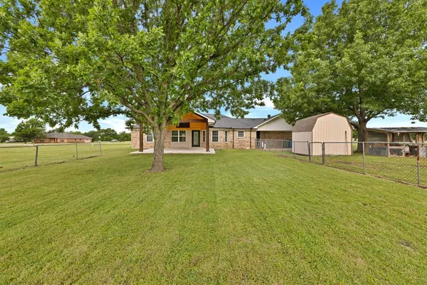 $470,000 | 11345 Jennifer Circle, Sanger, TX 76266