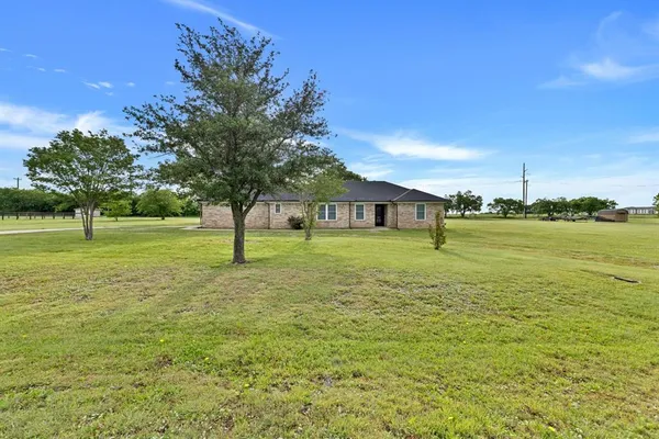 $470,000 | 11345 Jennifer Circle, Sanger, TX 76266