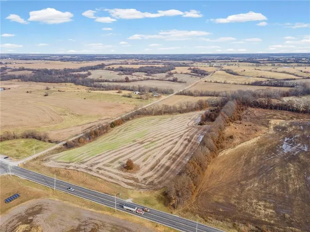 $438,400 | 65 & Creek, Carrollton, MO 64633