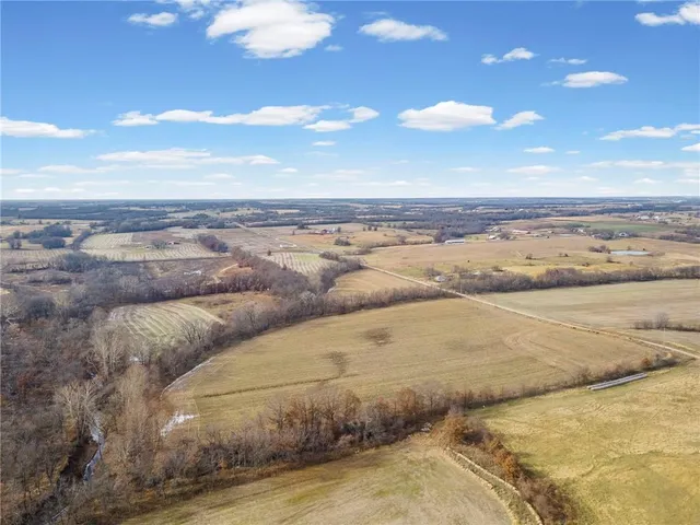 $438,400 | 65 & Creek, Carrollton, MO 64633