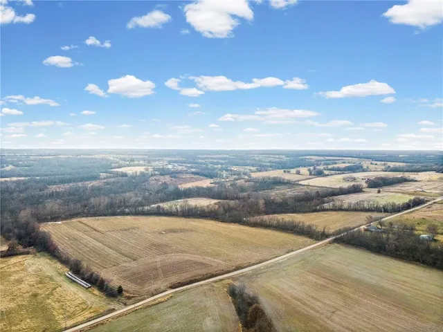 $438,400 | 65 & Creek, Carrollton, MO 64633