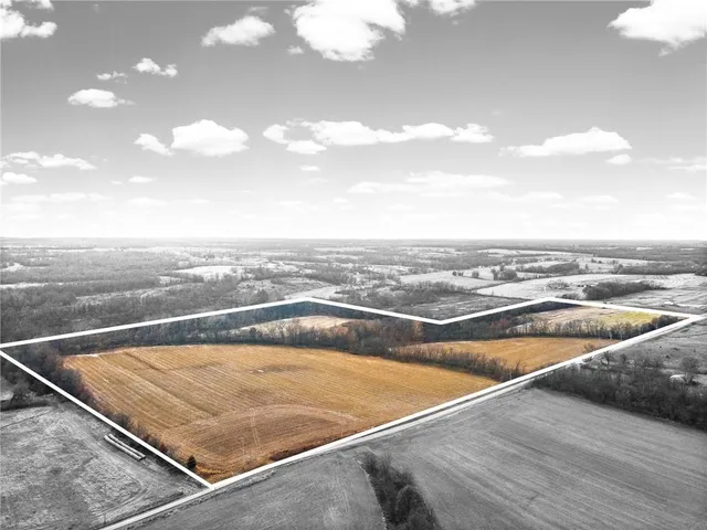 $438,400 | 65 & Creek, Carrollton, MO 64633