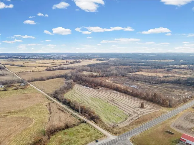 $438,400 | 65 & Creek, Carrollton, MO 64633