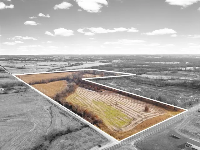 $438,400 | 65 & Creek, Carrollton, MO 64633