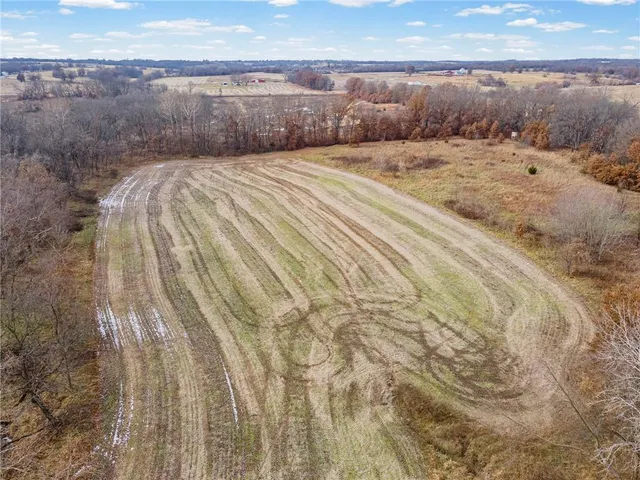 $438,400 | 65 & Creek, Carrollton, MO 64633