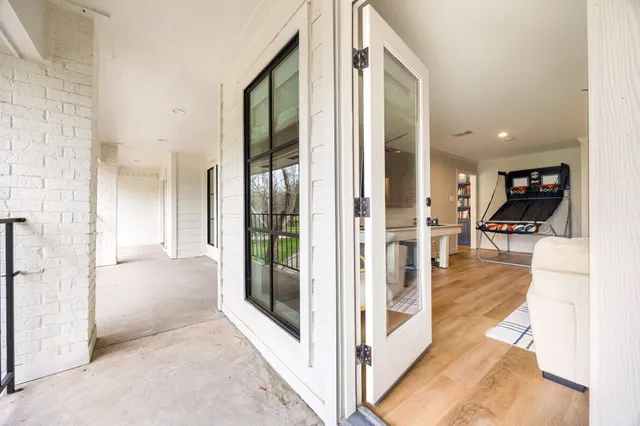 a view of a living room with furniture