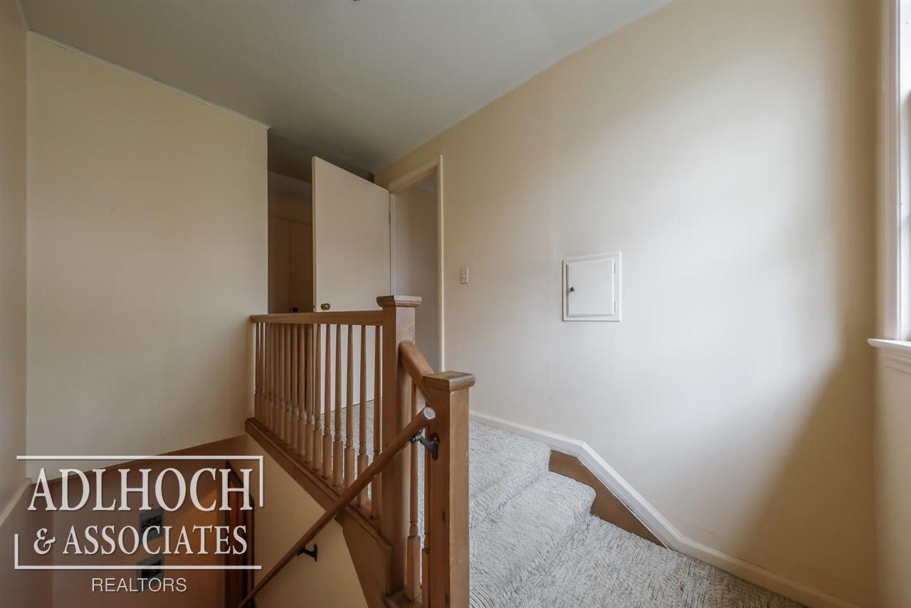 1037 Cadieux Road Grosse Pointe, MI 48230 - Photo 20 of 39 31378057-19.JPG