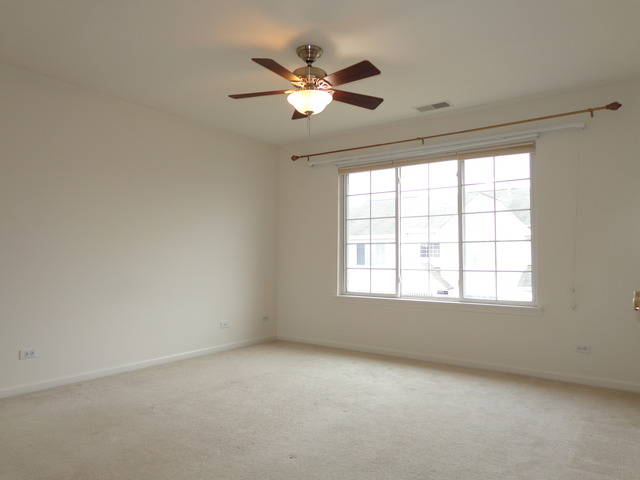 654 South Rosehall Lane Round Lake, IL 60073 - Photo 6 of 14