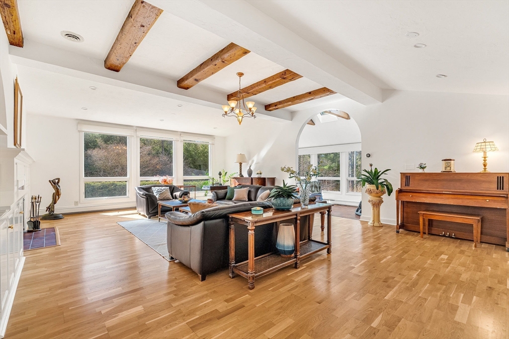 39 Kings Grant Road Weston, MA 02493 - Photo 11 of 42