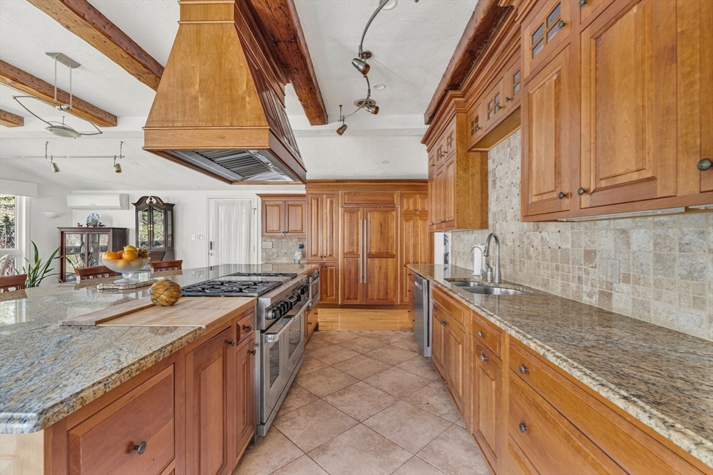 39 Kings Grant Road Weston, MA 02493 - Photo 15 of 42