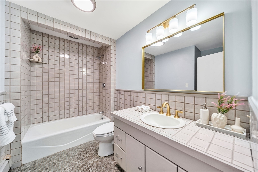 39 Kings Grant Road Weston, MA 02493 - Photo 30 of 42